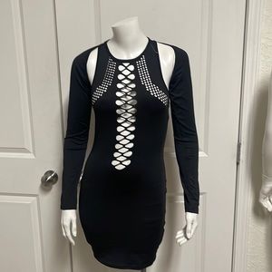 Black dress with optional sleeves